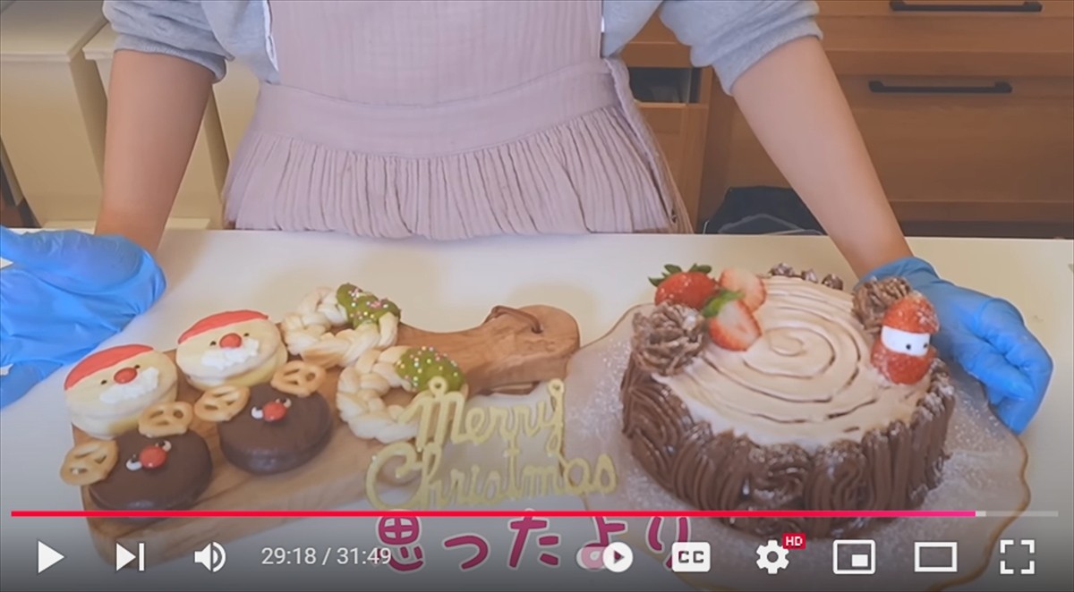 辻希美の17歳娘、サンタコスに衝撃「マジで可愛い」　手作りクリスマスケーキもパティシエ級