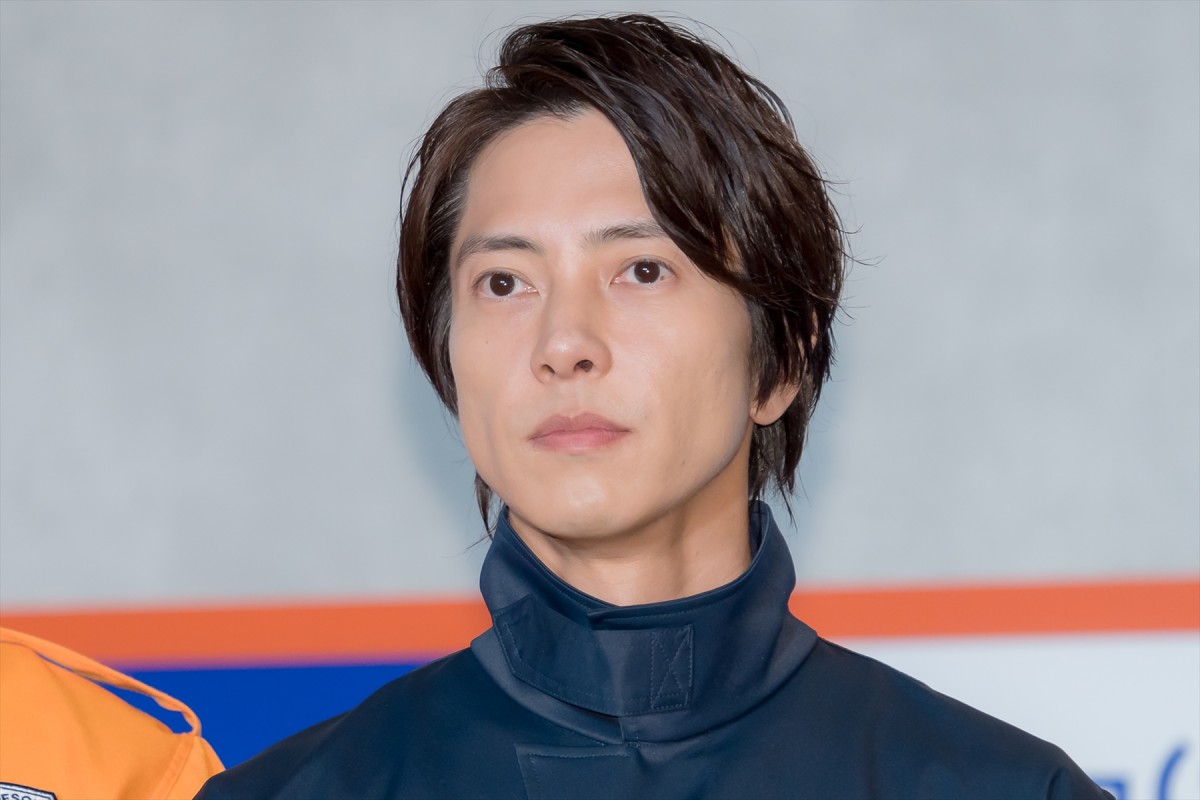 山下智久、水上恒司から人柄絶賛され照れ笑い「ぜひ太字で書いていただいて」