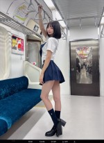 米倉みゆ、制服姿にファン歓喜　※「米倉みゆ」エックス