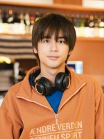 ドラマ『週末旅の極意 2〜家族って近くにいて遠いもの〜』に出演する島村龍乃介