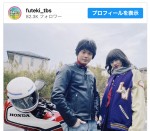 【写真】『不適切にも』磯村勇斗＆河合優実、愛車と記念撮影　「昭和の衣装が似合い過ぎ」