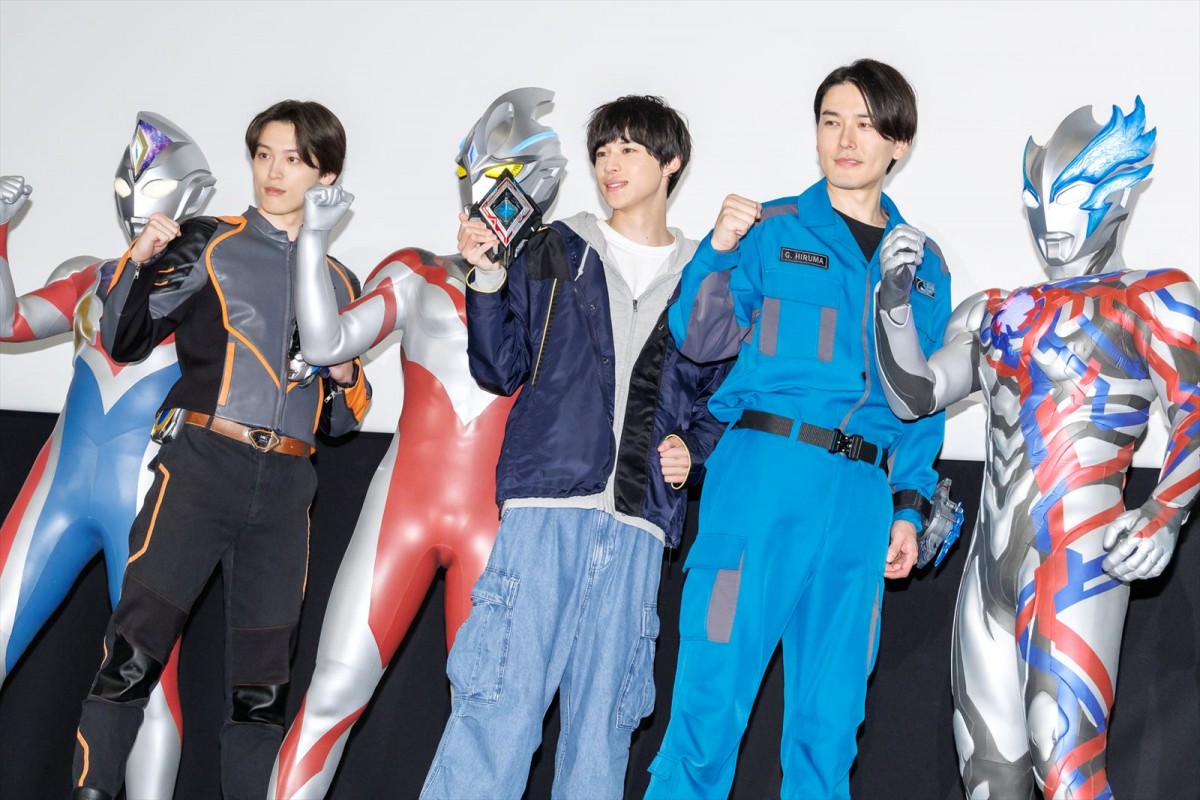 『ウルトラマンブレーザー』グランドフィナーレ “ブレーザー”蕨野友也＆“アーク”戸塚有輝＆“デッカー”松本大輝の変身に会場沸く