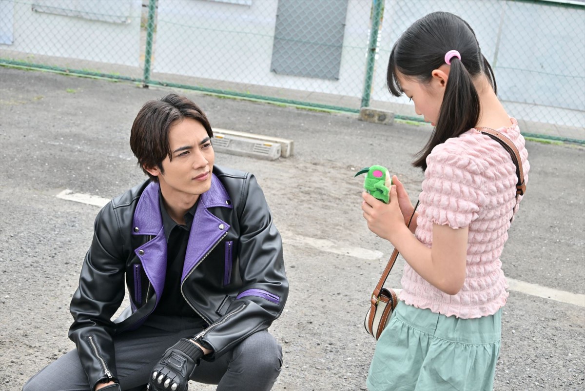 『仮面ライダーガッチャード』第46話「黒き占星、黒鋼の宣誓」、人々の記憶が蘇り世界が大混乱