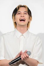 北村匠海、『映画クレヨンしんちゃん オラたちの恐竜日記』公開初日舞台挨拶イベントに登場