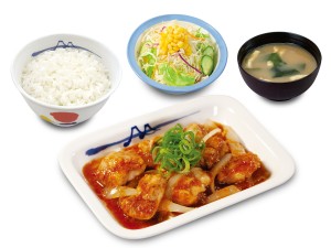 松屋「鶏のバター醤油炒め定食」を復活発売！　ごはんが進むコク旨なスタミナメニュー