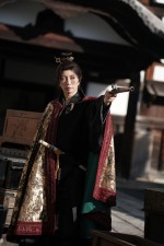 ドラマ『新・暴れん坊将軍』に出演するGACKT