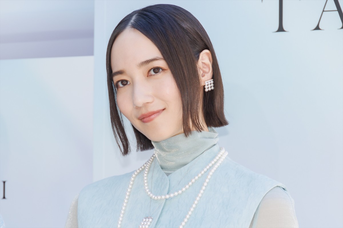 吉岡里帆、エレガントなドレス姿を披露　長期休暇の予定を報告「メキシコの方に行こうかなと」