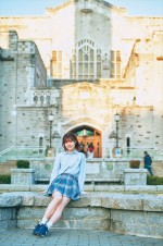 日向坂46・松田好花 1st写真集『振り向いて』通常版裏表紙