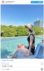 篠田麻里子、”プール日和”にプールサイドで水着姿に　※「篠田麻里子」インスタグラム