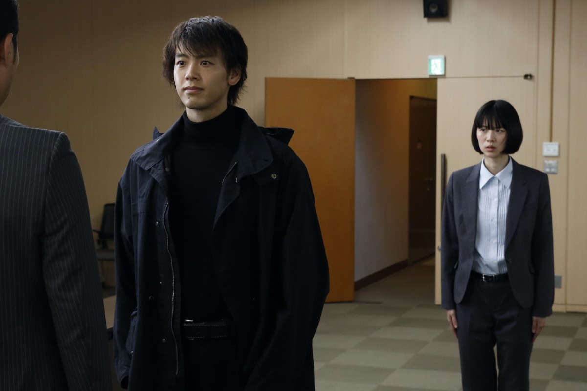 『Believe』第7話　“狩山”木村拓哉、真相を聞き出すため“磯田”小日向文世が指定した密会場所へ