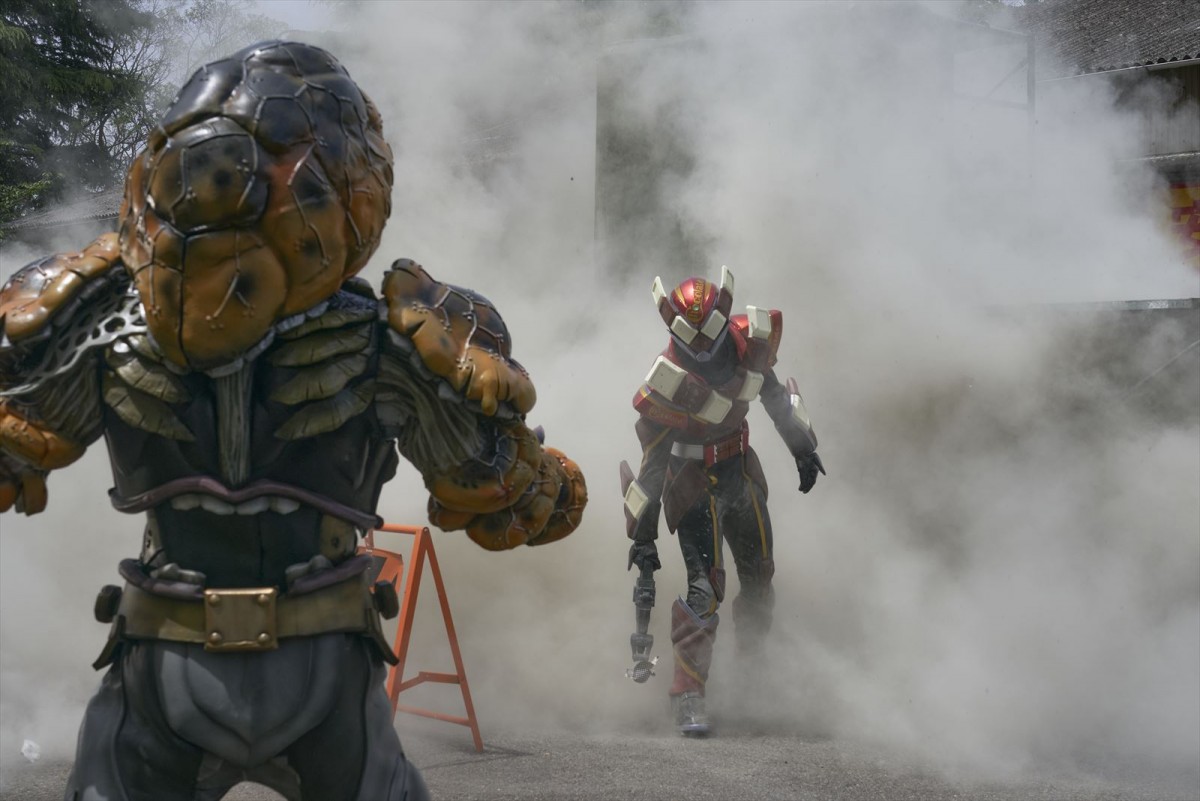 『仮面ライダーガヴ』第6話「変身はビターチョコ」、絆斗が仮面ライダーヴァレンに変身