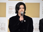 『第75回NHK紅白歌合戦』記者会見に出席した神宮寺勇太（Number_i）