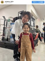 藤原竜也と諸林めい　※『全領域異常解決室』インスタグラム