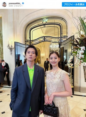 山下智久＆新木優子がパリで再会！　「ディオール」まとう美男美女ショットに絶賛の声