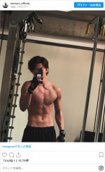 伊藤健太郎、ムキムキボディを披露　※「伊藤健太郎」インスタグラム