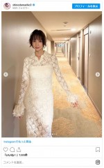 篠田麻里子、ボディラインくっきり白ワンピ姿を披露　※「篠田麻里子」インスタグラム