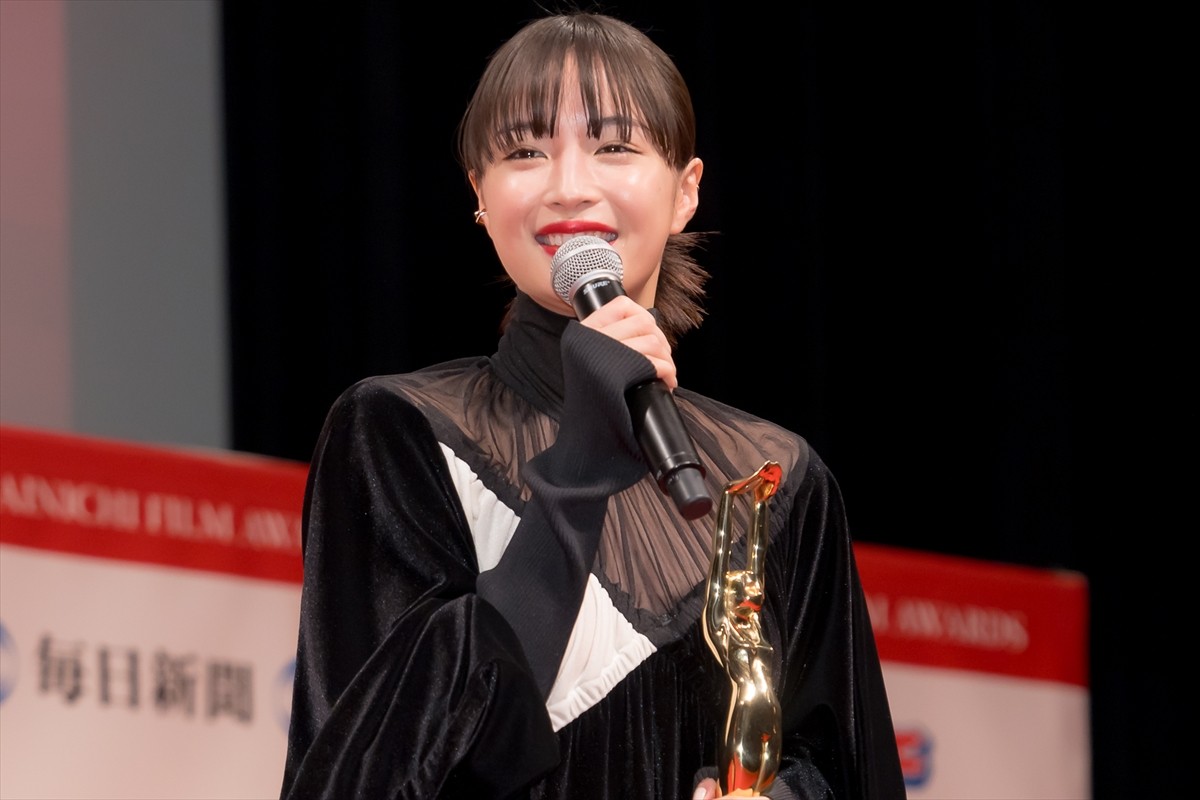 杉咲花、女優主演賞を受賞「この先も粛々と作品に向き合っていきたい」＜毎日映画コンクール＞