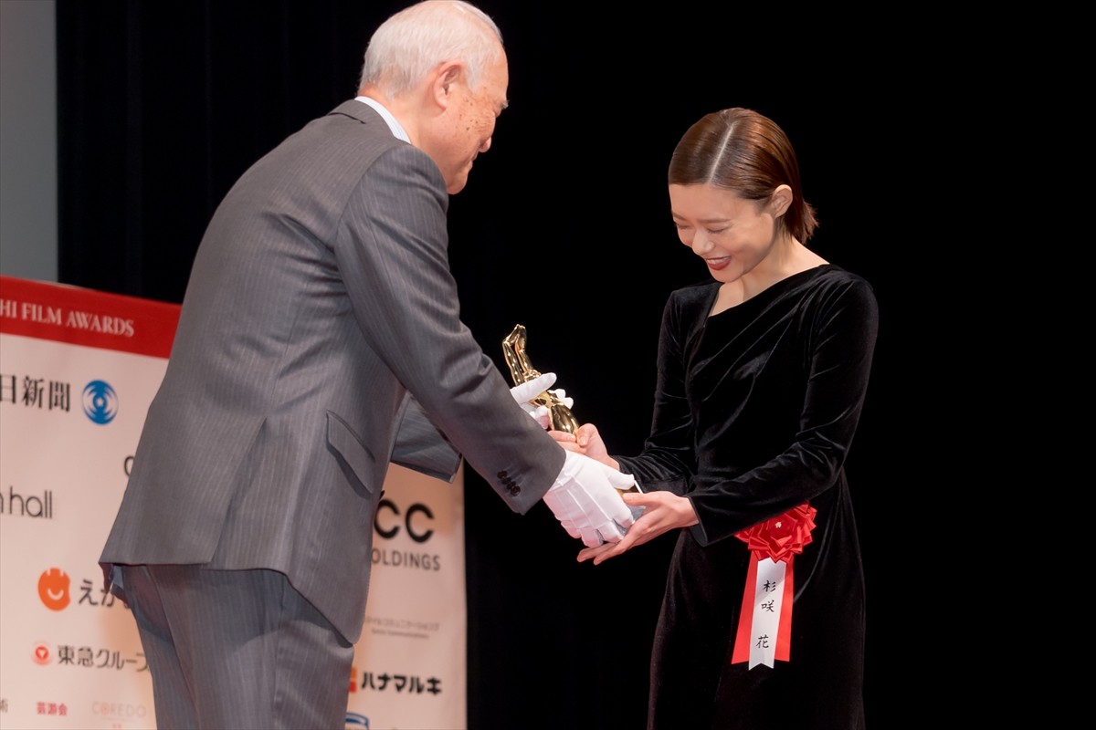 杉咲花、女優主演賞を受賞「この先も粛々と作品に向き合っていきたい」＜毎日映画コンクール＞