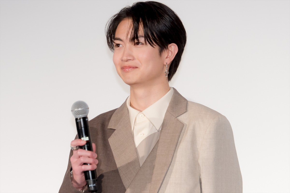 宮世琉弥、初主演映画の舞台あいさつで「超緊張」　監督からの無茶振りにタジタジ