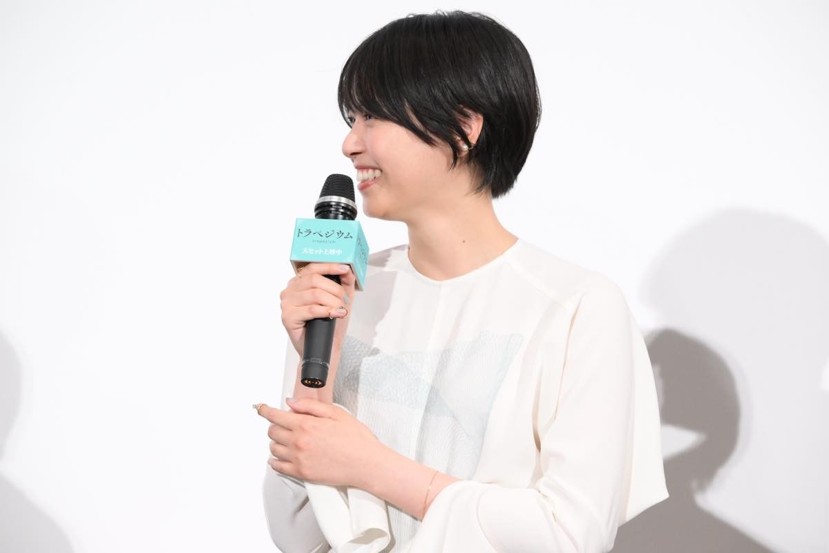 元乃木坂46・高山一実＆西野七瀬、舞台あいさつに登壇　おじいさん役の西野「笑っちゃいました」