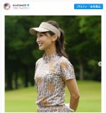 【写真】望月理恵52歳、超ミニ丈スカートのゴルフコーデに反響「このスタイル 眩しすぎる」