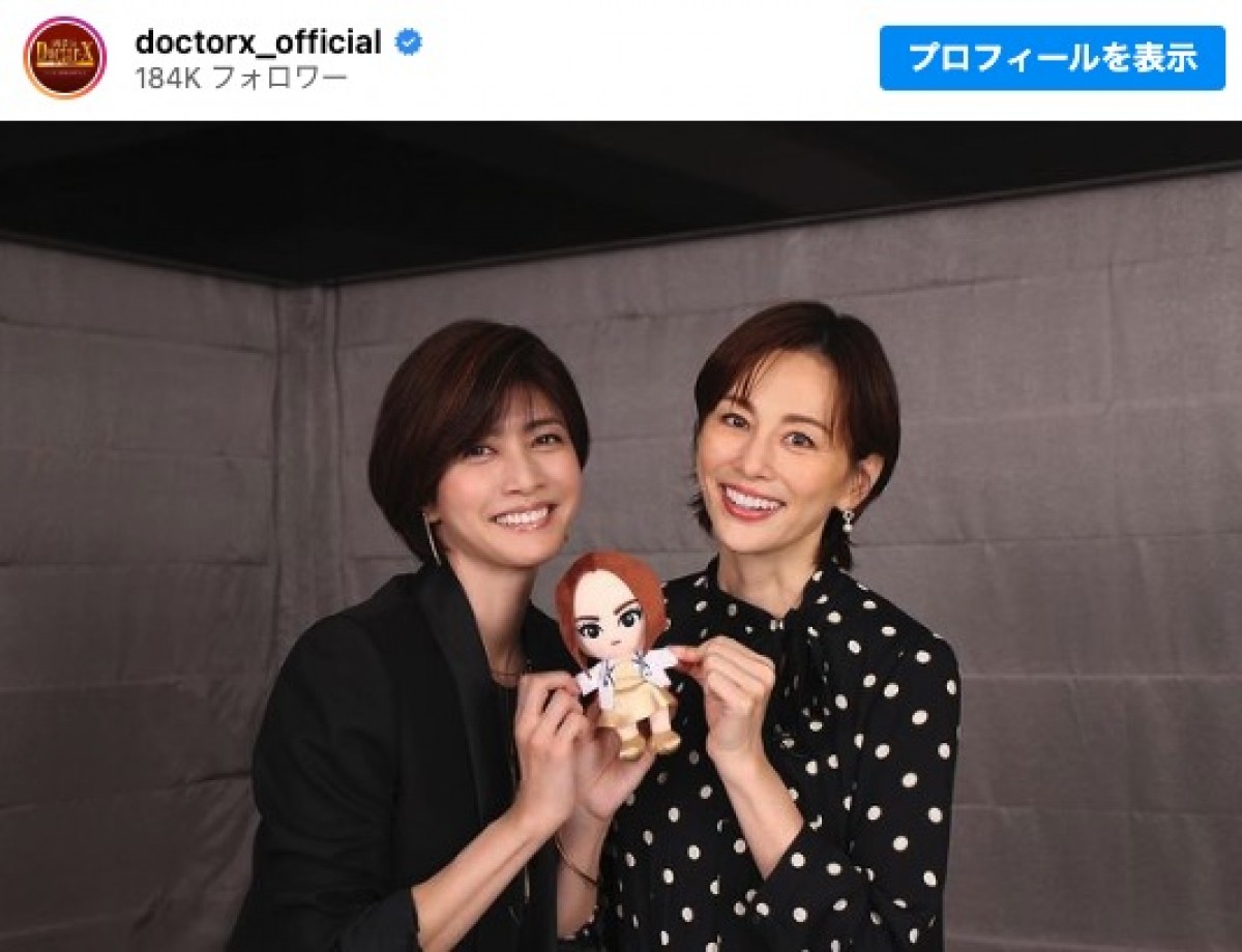 （左から）内田有紀、米倉涼子　※映画『劇場版ドクターX』インスタグラム