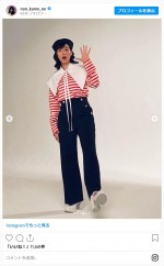 のん、マリンルックの衣装で写真撮影　※「のん」インスタグラム