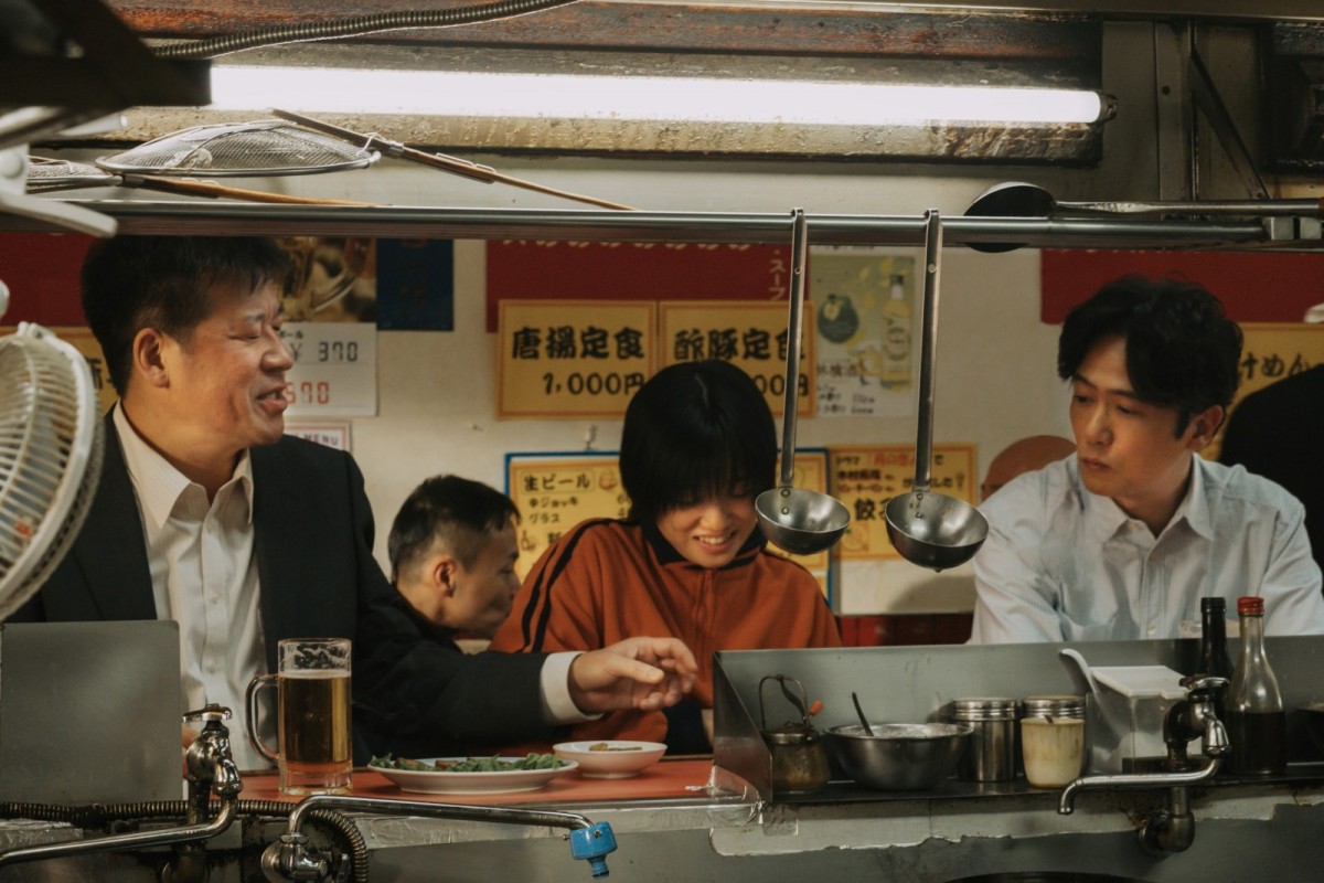 河合優実を見つめる佐藤二朗＆稲垣吾郎　映画『あんのこと』メインビジュアル＆場面写真解禁