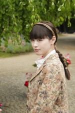 【写真】『マル秘の密子さん』主演・福原遥がクランクイン！　厚め前髪＆カラフルコーデで新たな顔