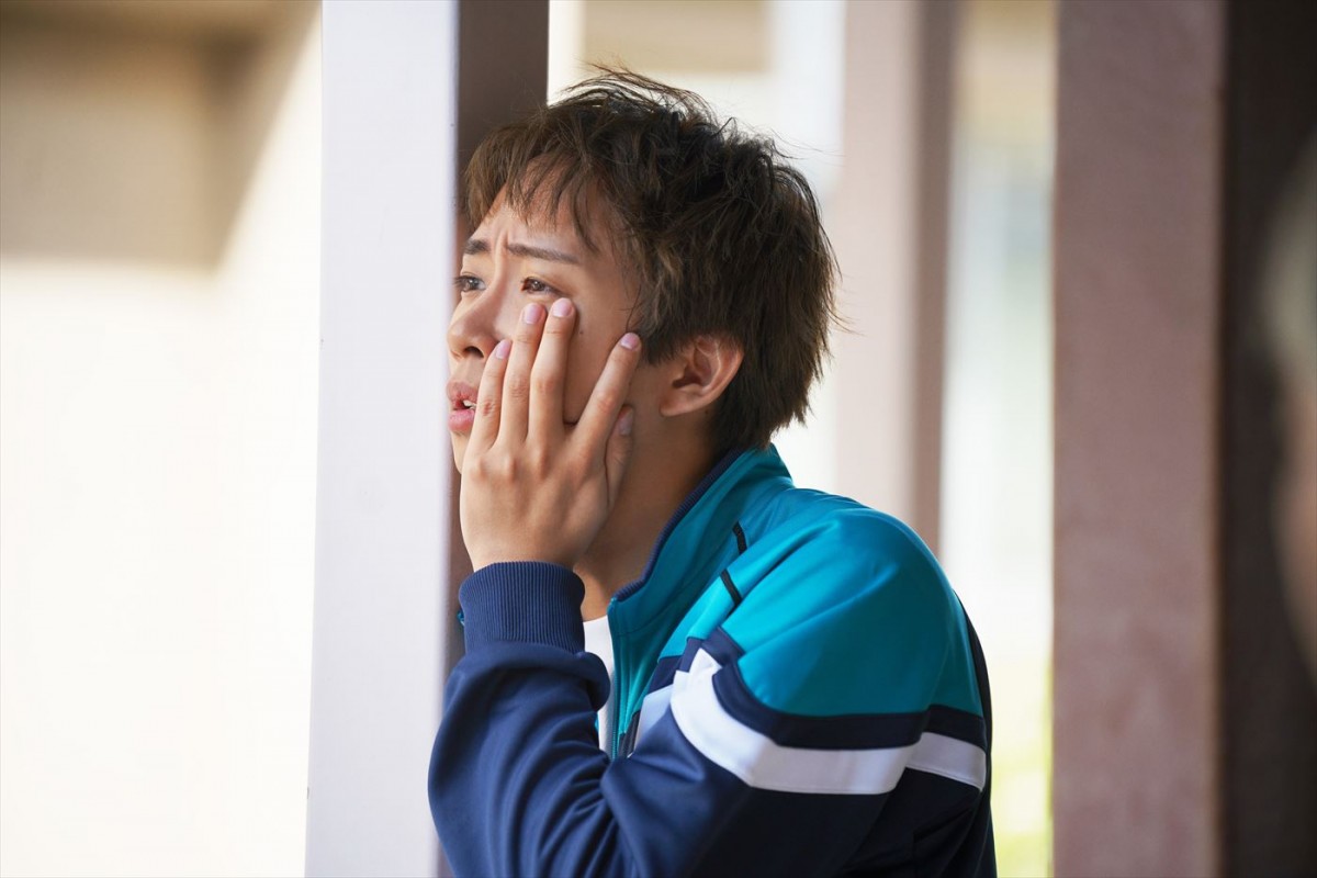 八木勇征主演『矢野くんの普通の日々』“超不運男子”矢野くんだらけの場面写真解禁