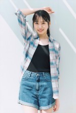 日向坂46・高橋未来虹、身長170センチの抜群スタイルをいかしたこだわりのグラビア披露