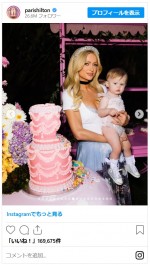 パリス・ヒルトン、『不思議の国のアリス』で娘ロンドンの1歳の誕生日を盛大にお祝い※「Paris Hilton」インスタグラム