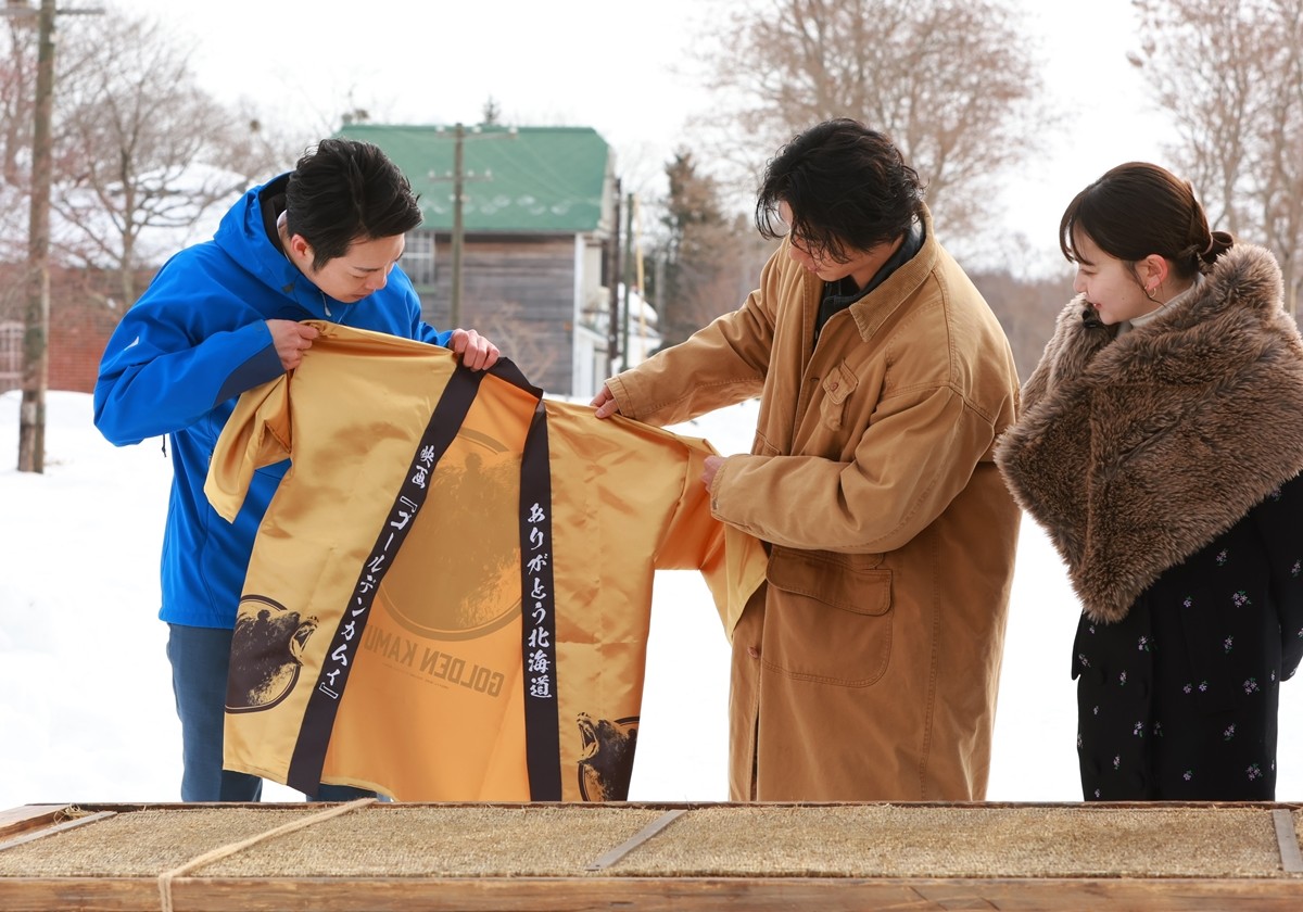 映画『ゴールデンカムイ』山崎賢人と山田杏奈がロケ地へ凱旋！　北海道・鈴木知事も続編熱望