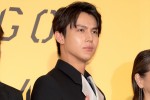 中川大志、映画『碁盤斬り』完成披露舞台挨拶に登場