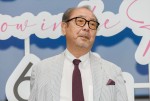 佐藤浩市、映画『明日を綴る写真館』完成披露舞台あいさつに登場