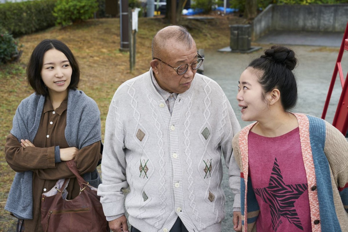 笑福亭鶴瓶＆原田知世演じる夫婦、2人の若かりし頃を演じる重岡大毅＆上白石萌音も！　『35年目のラブレター』場面写真12点解禁