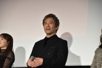 内野聖陽、映画『アングリースクワッド 公務員と7人の詐欺師』初日舞台挨拶に登場