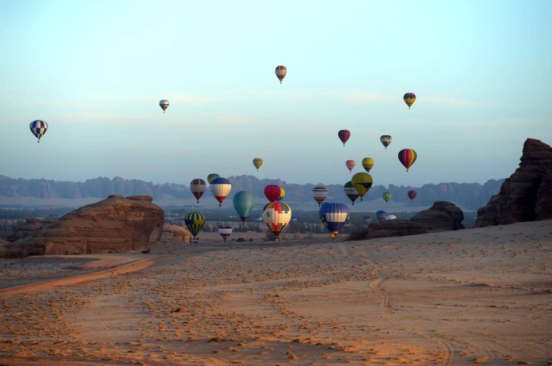 إطلاق مهرجان المناطيد.