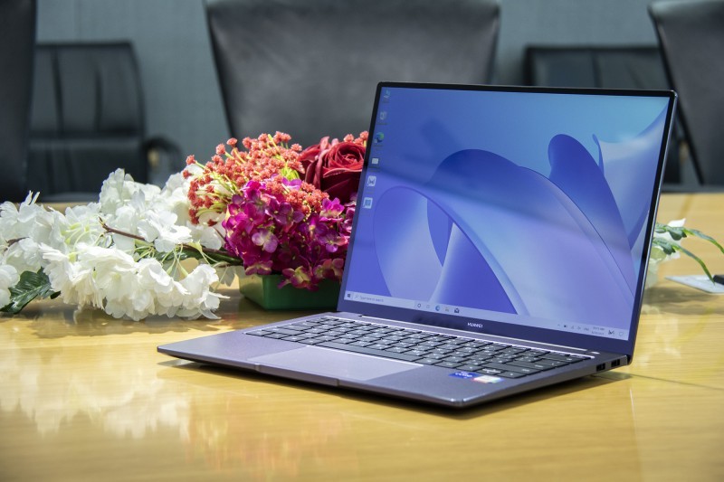 HUAWEI MateBook 14
