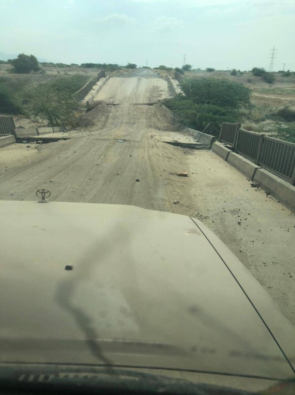 جسور فجرتها المليشياالحوثية في الساحل الغربي