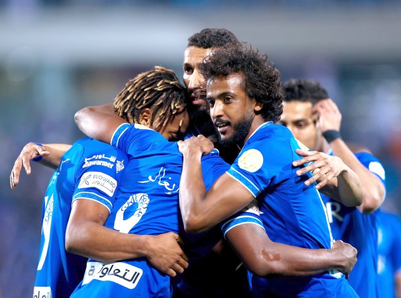 



الهلال يسعى للفوز للمنافسة على لقب الدوري.