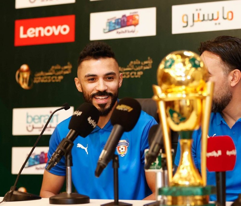 مدرب الفيحاء رازوفيتش واللاعب حسين الشويش في المؤتمر الصحفي (تصوير: مروان محمد mero_mmd@)