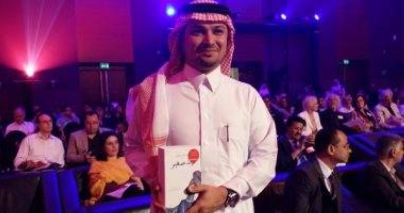 د. محمد حسن علوان في معرض المدينة للكتاب.