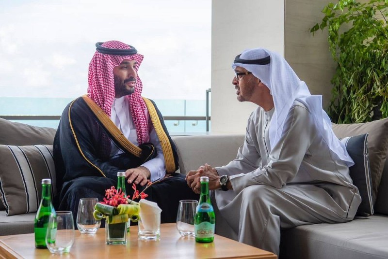 ولي العهد الأمير محمد بن سلمان يلتقي رئيس الإمارات الشيخ محمد بن زايد على هامش قمة مجموعة العشرين