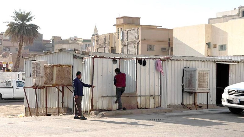 



مسجد في بريدة تم إنشاؤه بالخشب والزنك. (عكاظ)