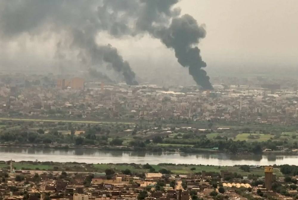 حث البلدان طرفي النزاع في السودان على الالتزام بجدية لوقف إطلاق النار 