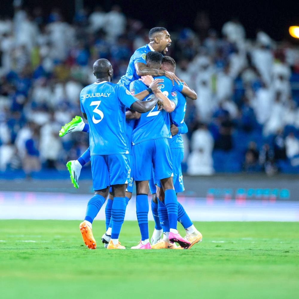 



فرحة لاعبي الهلال بالفوز على الاتحاج والتأهل لدور نصف النهائي البطولة العربية.