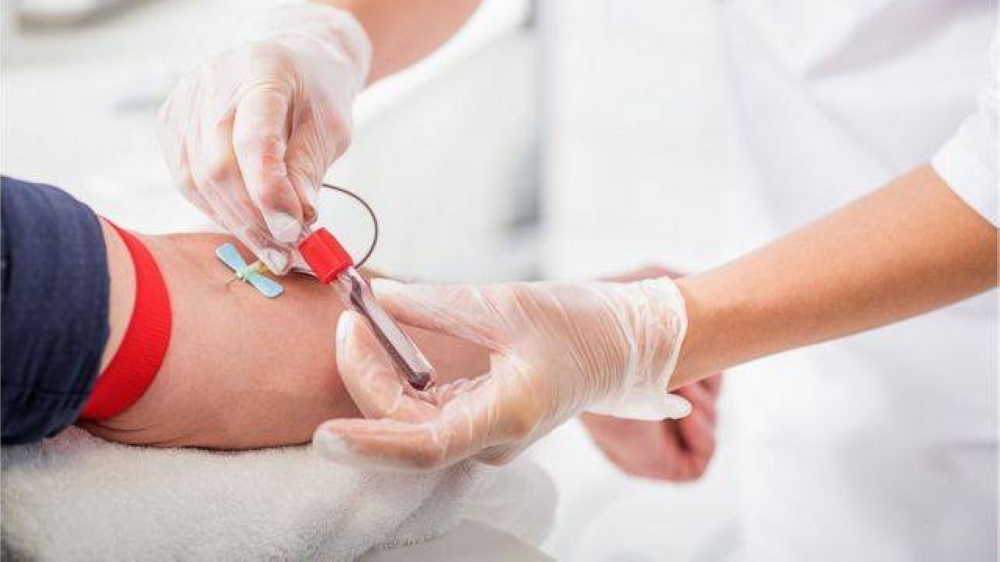 _107408436_blooddonationman