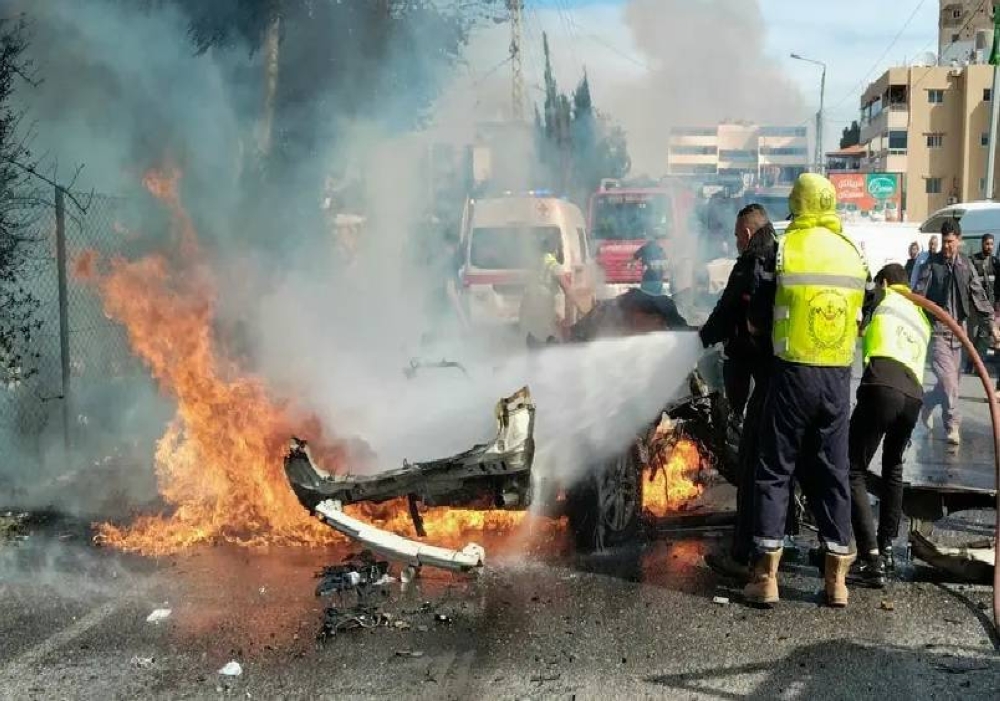  النار تشتعل في سيارة القيادي في حماس