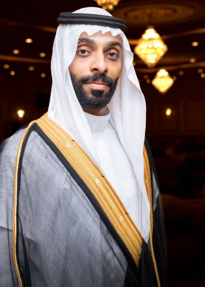 العريس محمد الحسيني.